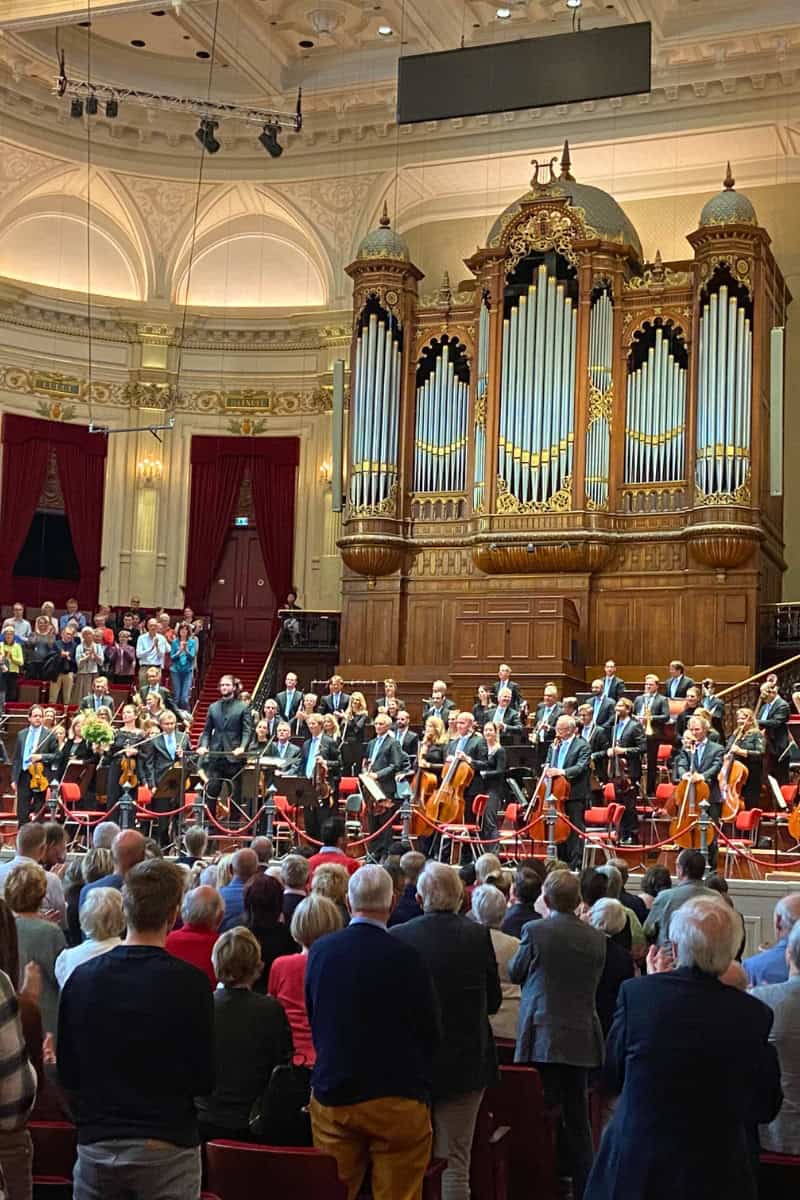 Assister à un concert au Concertgebouw est une expérience.