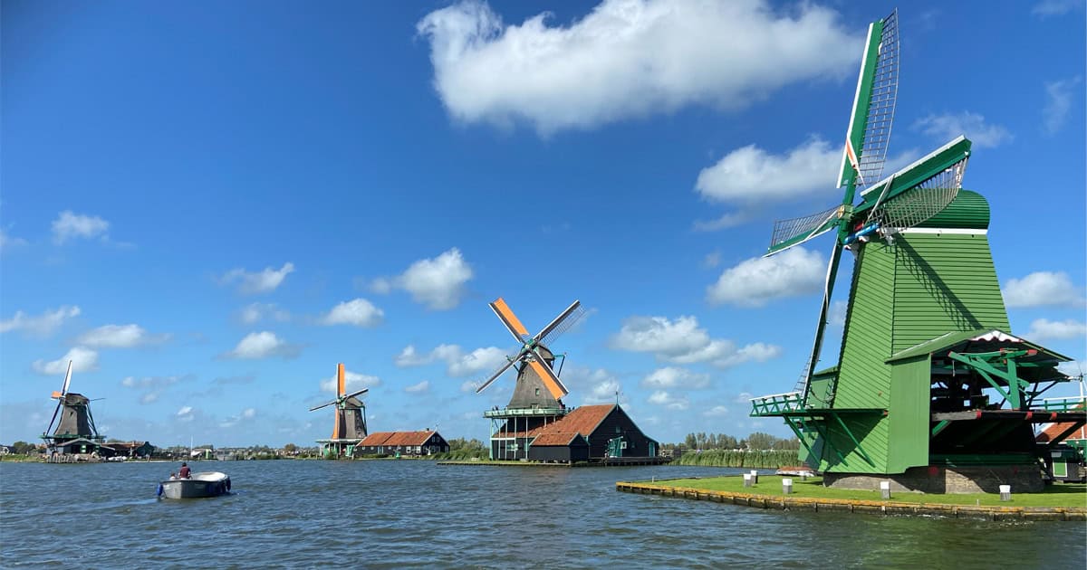 Une visite guidée d'une demi-journée à Zaanse Schans est incluse dans le Go City Pass.