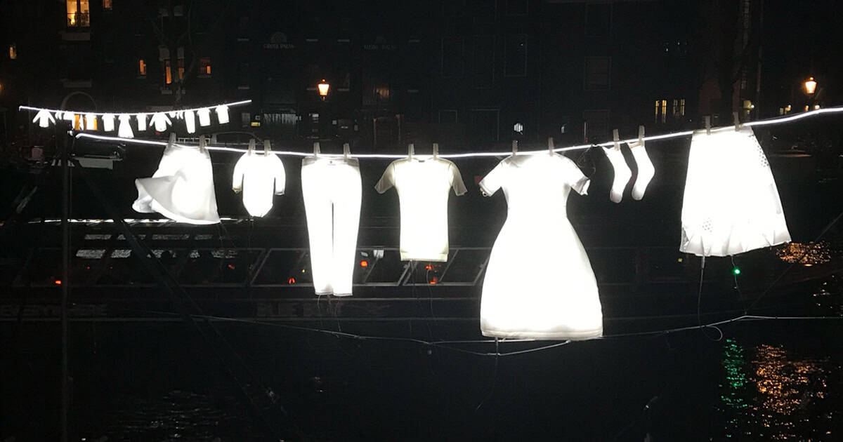 Une installation de l'Amsterdam Light Festival. L'une des plus belles croisières sur les canaux d'Amsterdam, si tu es dans la ville au bon moment.